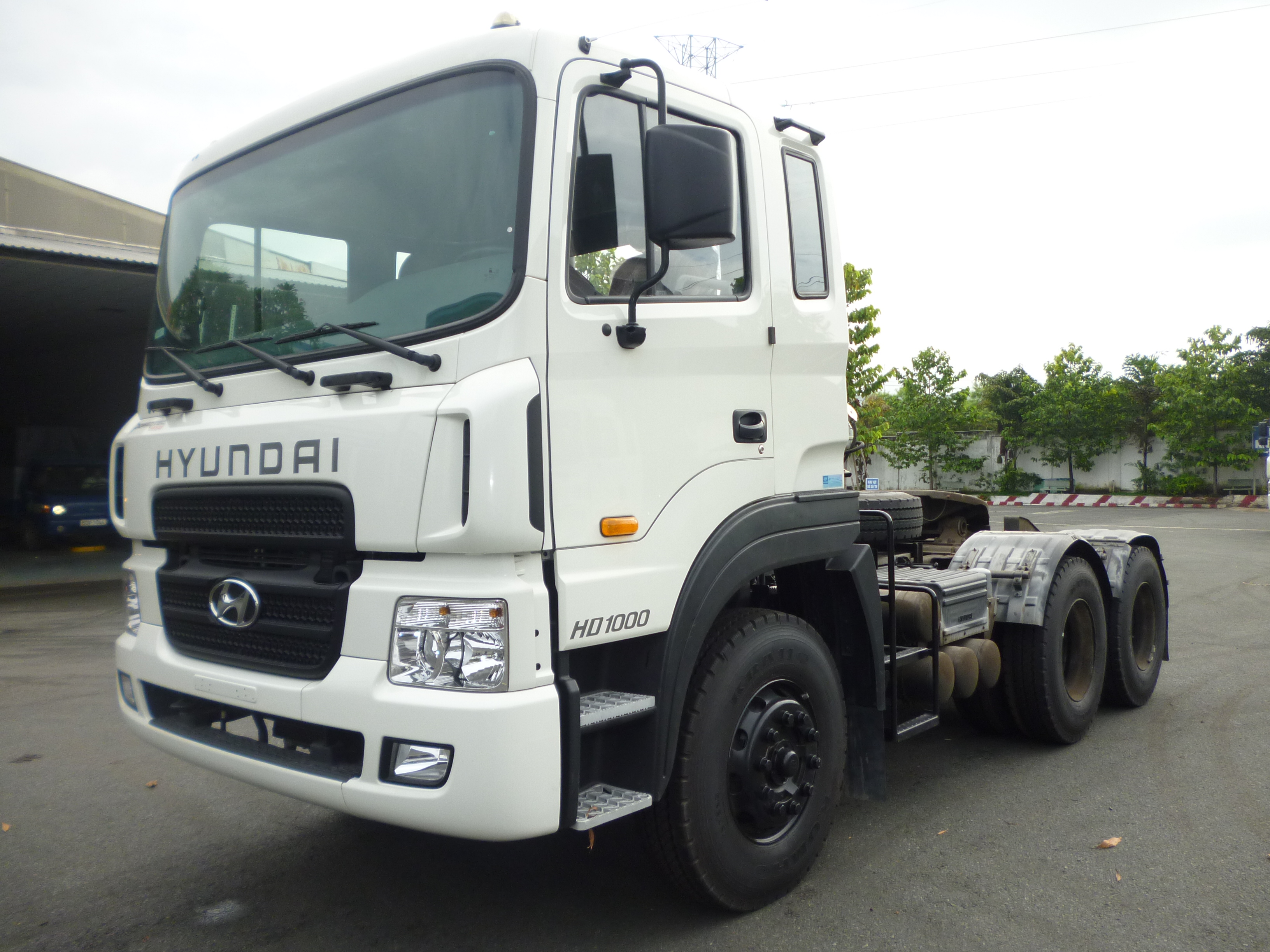 Đầu kéo Hyundai HD 1000